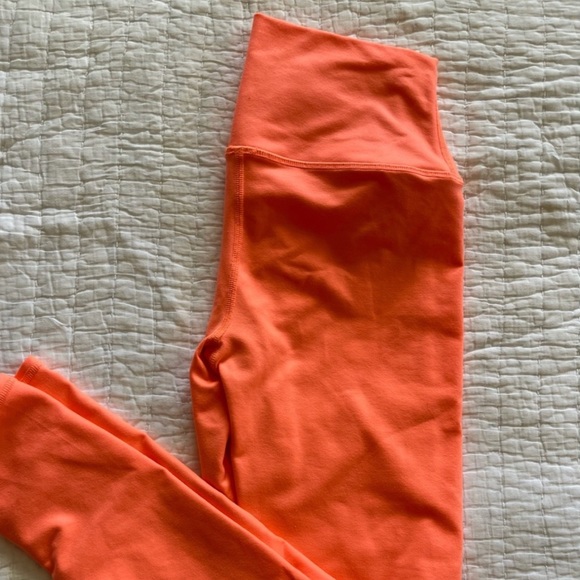 ALO Yoga Pants - Alo Airlift Leggings